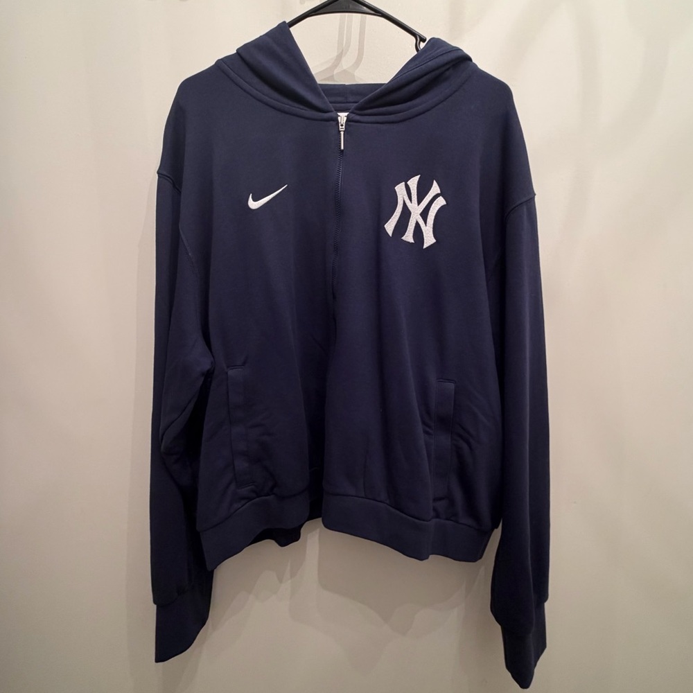New York Yankees Nike Cropped Chill Full - Zip Hoodie - Picture 8 of 9
